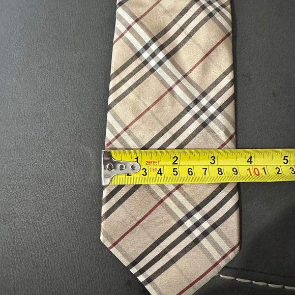 Burberry tie - Picture 7 of 7
